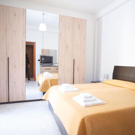 Cozy Apartments De Gasperi Bari Bagian luar foto