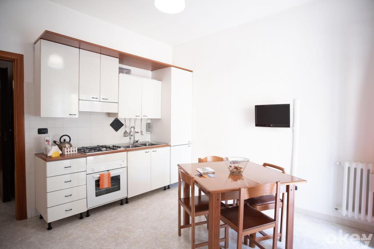 Cozy Apartments De Gasperi Bari Bagian luar foto